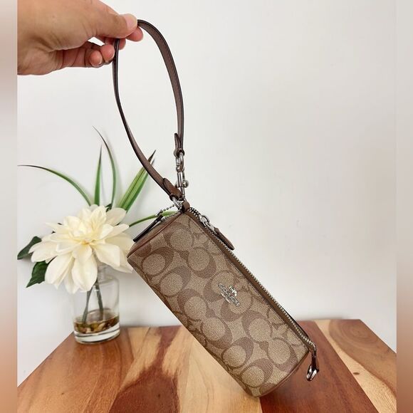 NWT Coach Nolita Barrel Bag In Signature Canvas - Picture 7 of 8